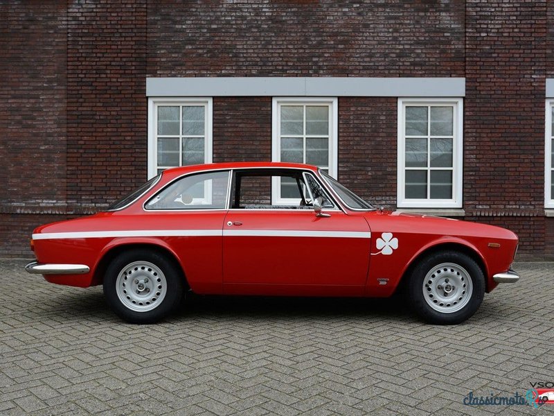 1968' Alfa Romeo Giulia photo #5