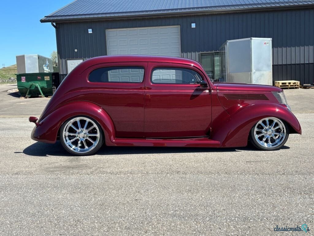 1937' Ford Custom photo #4