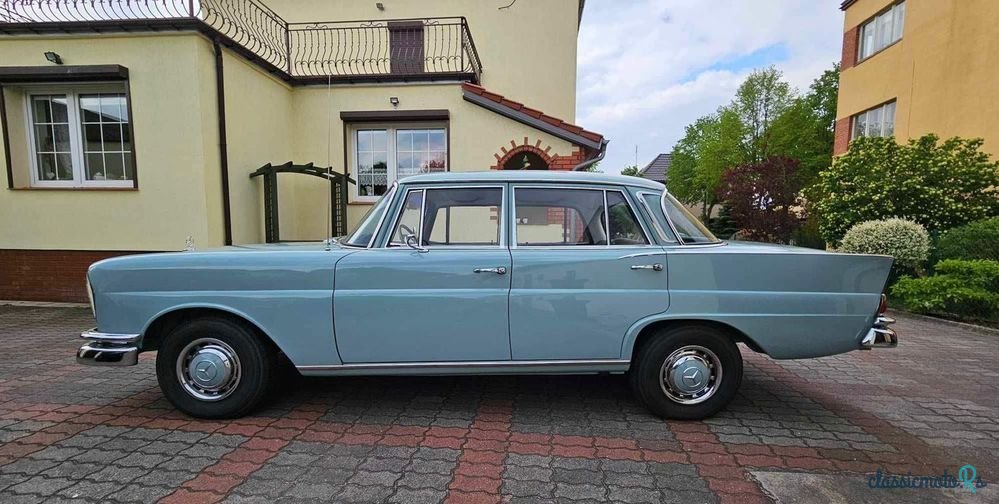 1966' Mercedes-Benz W111 230S photo #4