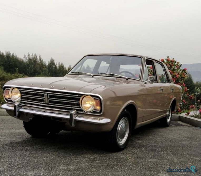 1969' Ford Cortina photo #5