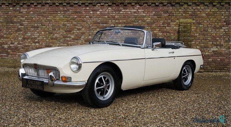 1976' MG Roadster photo #1