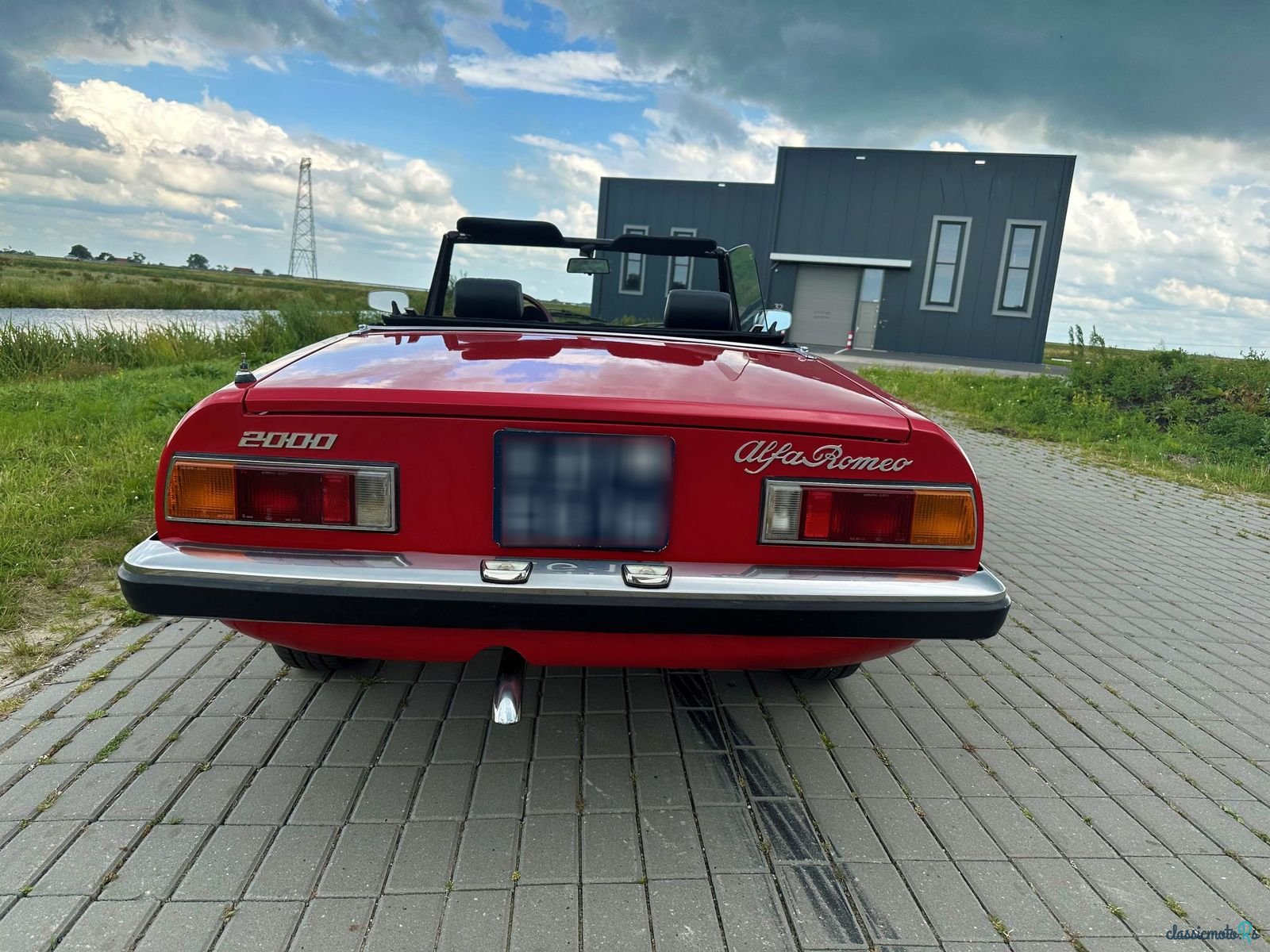 1974' Alfa Romeo 2000 Spider Veloce photo #5