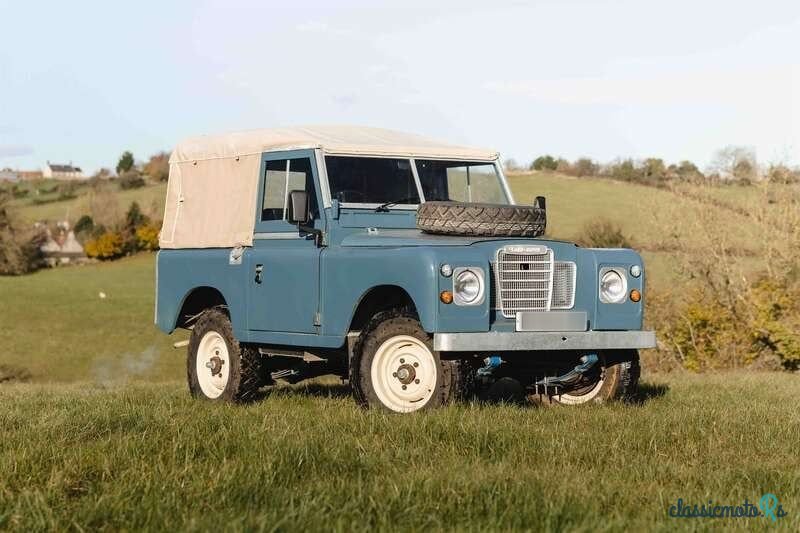 1975' Land Rover Series III photo #1