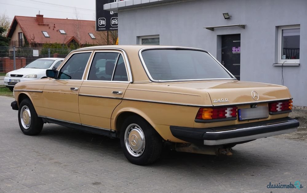 1978' Mercedes-Benz W123 photo #3