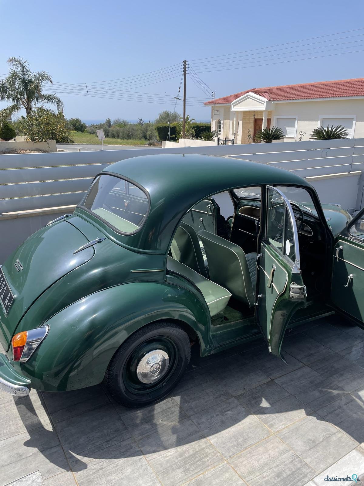 1964' Morris Minor Saloon photo #2