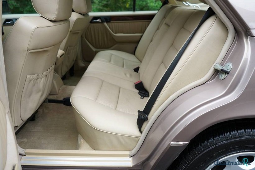 1994' Mercedes-Benz E420 photo #6