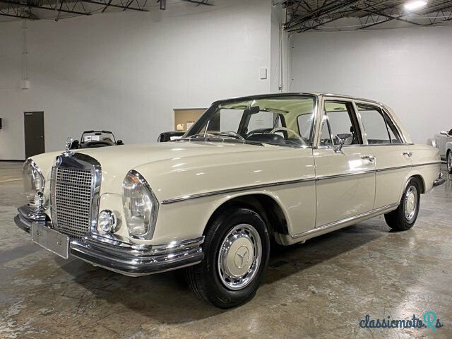 1968' Mercedes-Benz 280SE photo #1