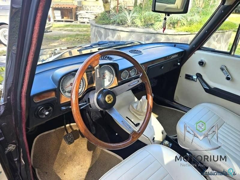 1973' Alfa Romeo 2000 photo #6