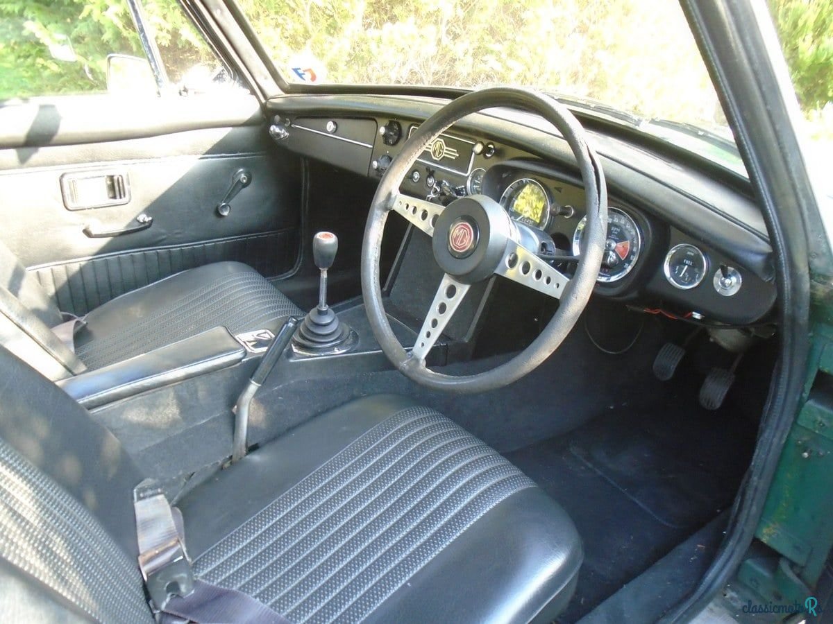1970' MG MGB photo #6