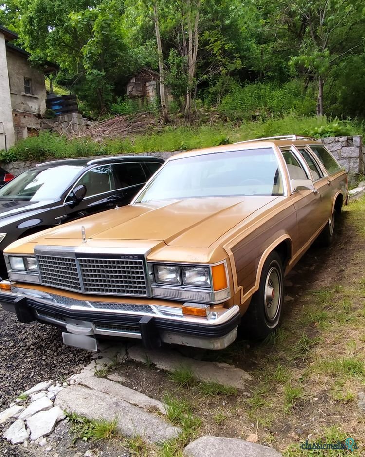 1978' Ford Country Squire photo #2