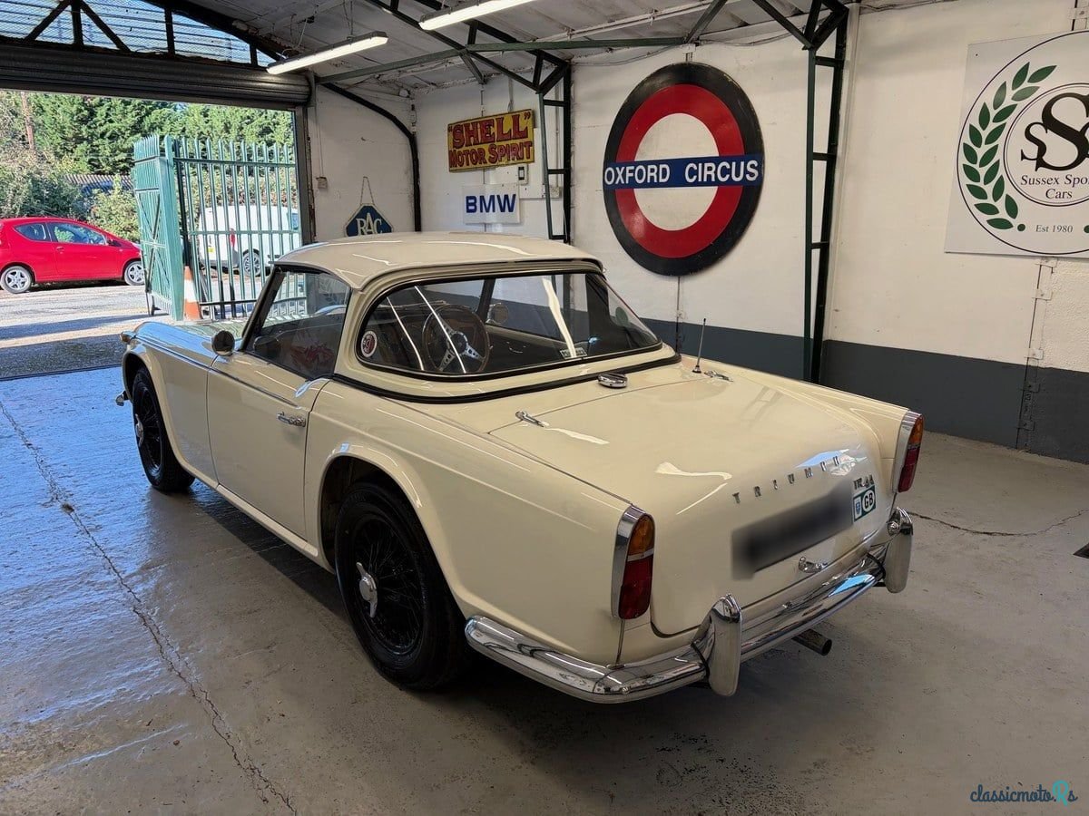 1965' Triumph TR4 photo #4