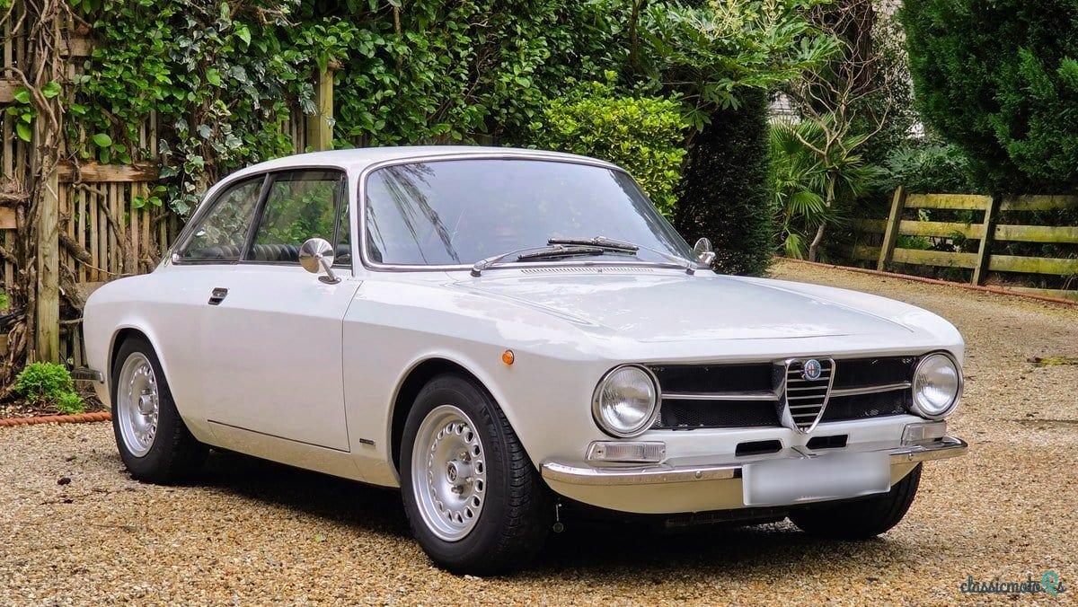 1971' Alfa Romeo Gt Junior photo #2