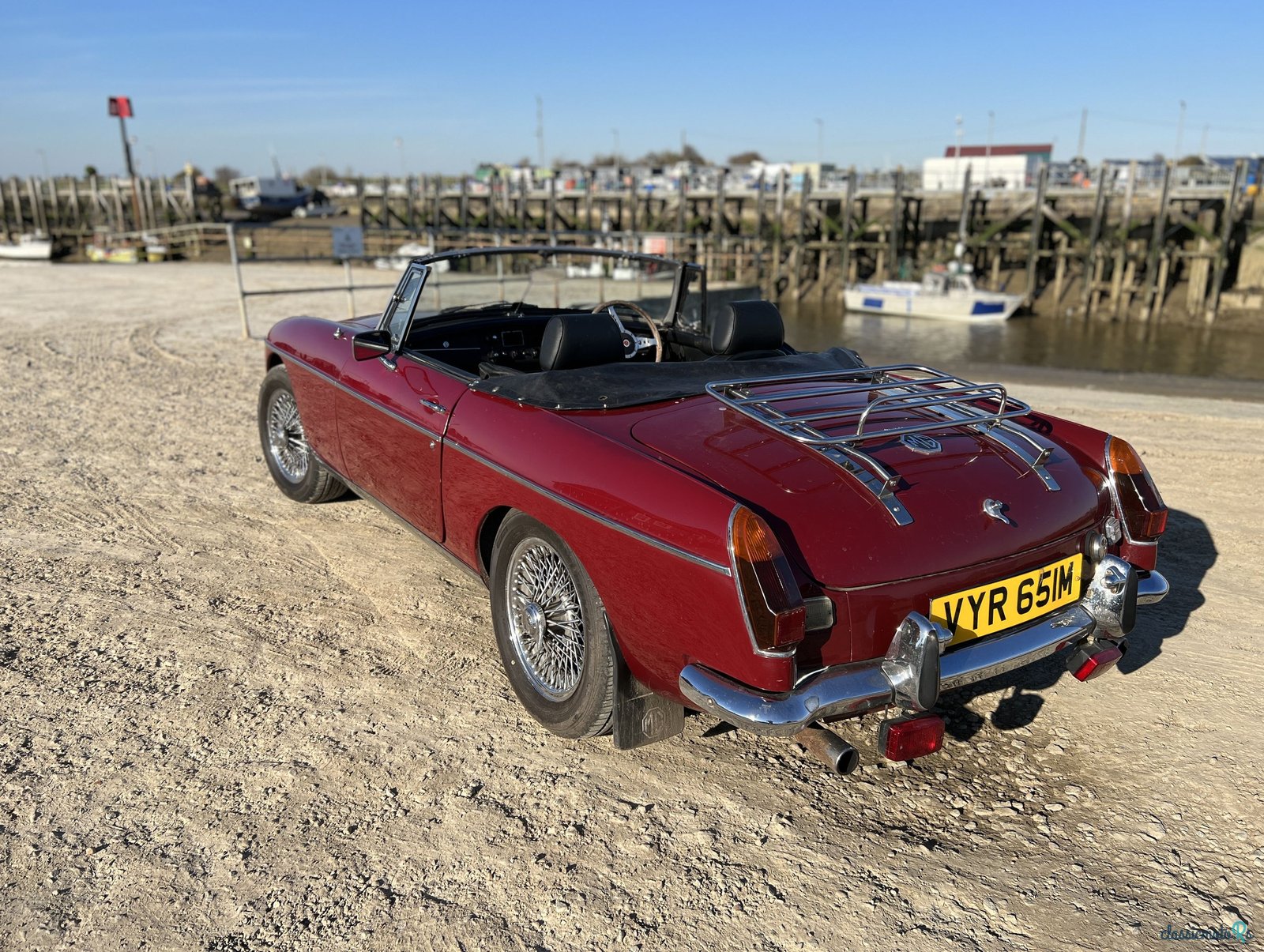 1974' MG B photo #3