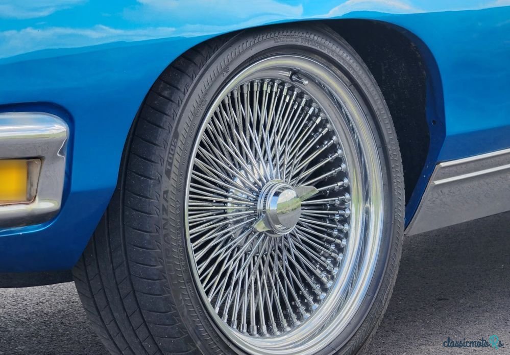 1970' Pontiac Bonneville photo #3