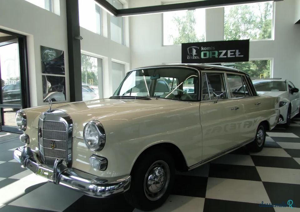 1966' Mercedes-Benz W110 photo #2