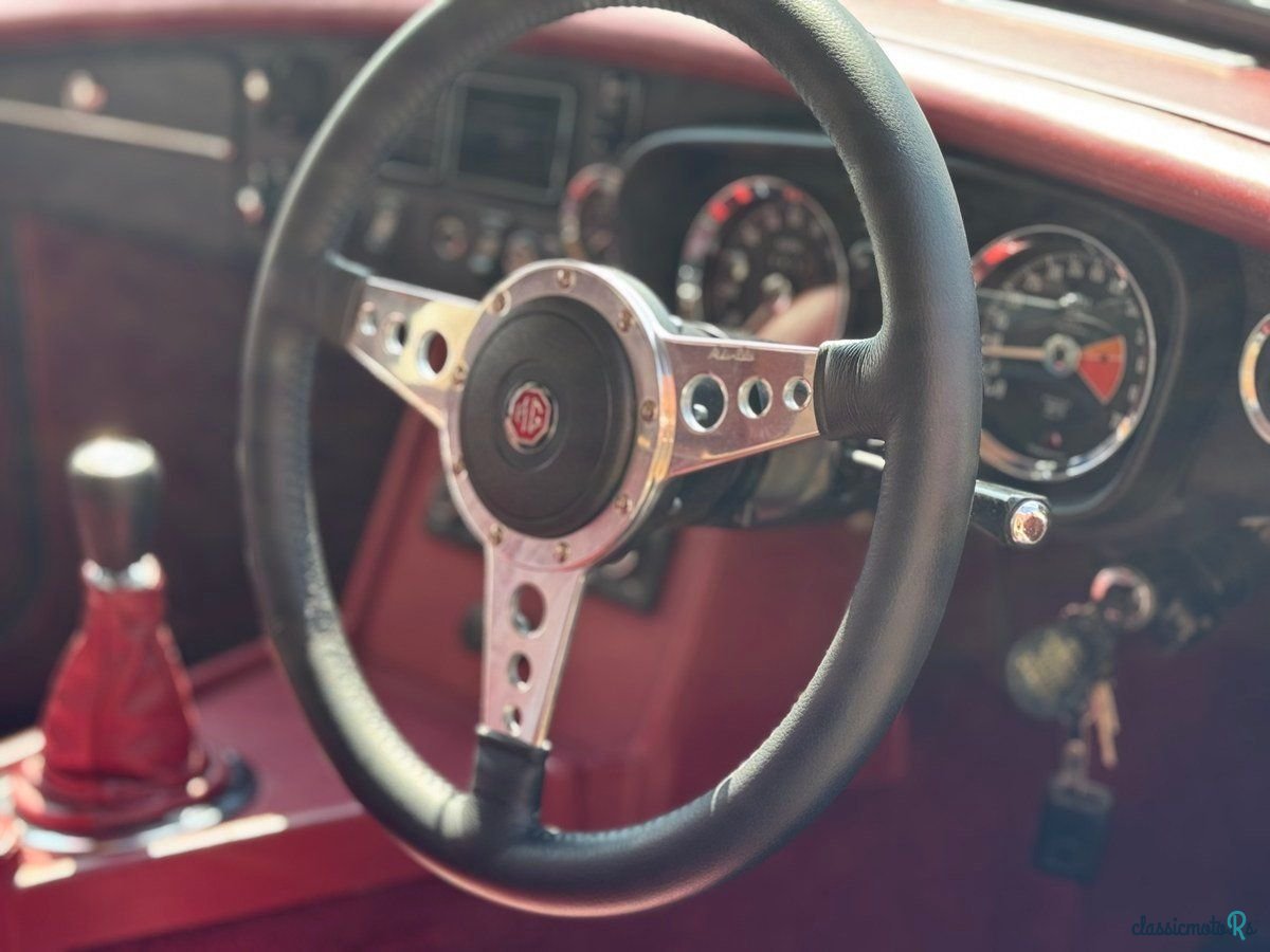 1972' MG MGB photo #4