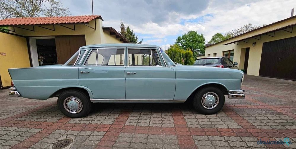 1966' Mercedes-Benz W111 230S photo #3