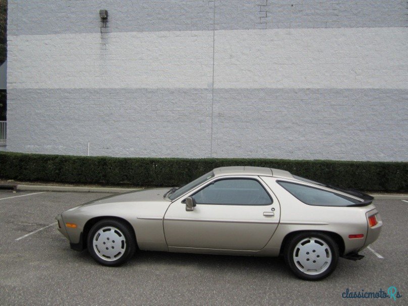 1985' Porsche 928 photo #3