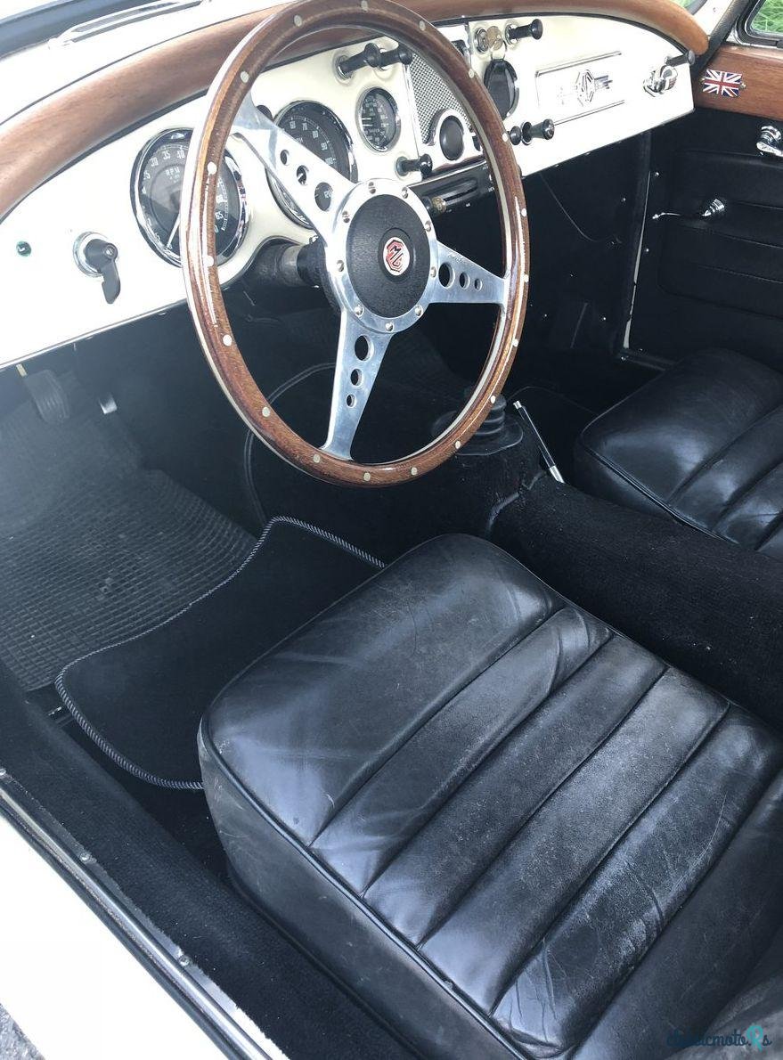 1961' MG MGA A photo #2