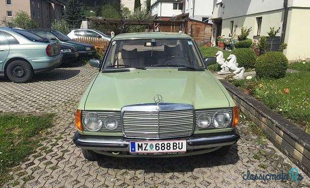 1979' Mercedes-Benz 240 photo #5