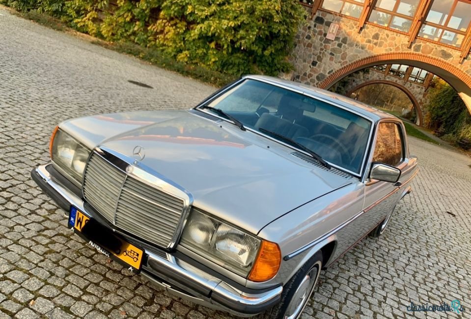 1977' Mercedes-Benz W123 photo #6