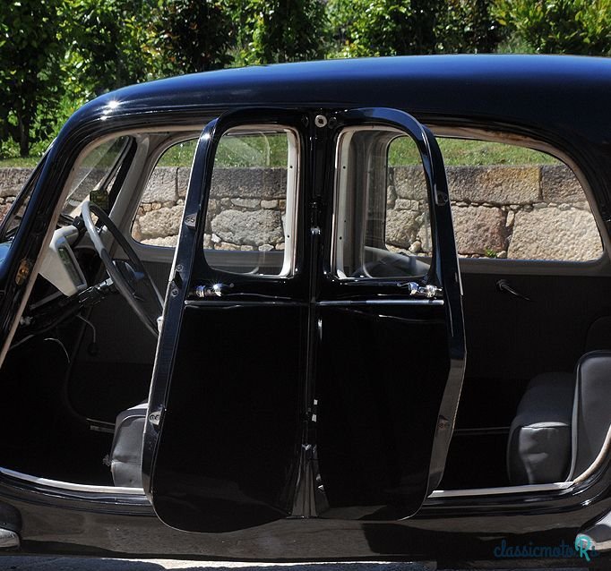 1955' Citroen Traction Avant 11B photo #6