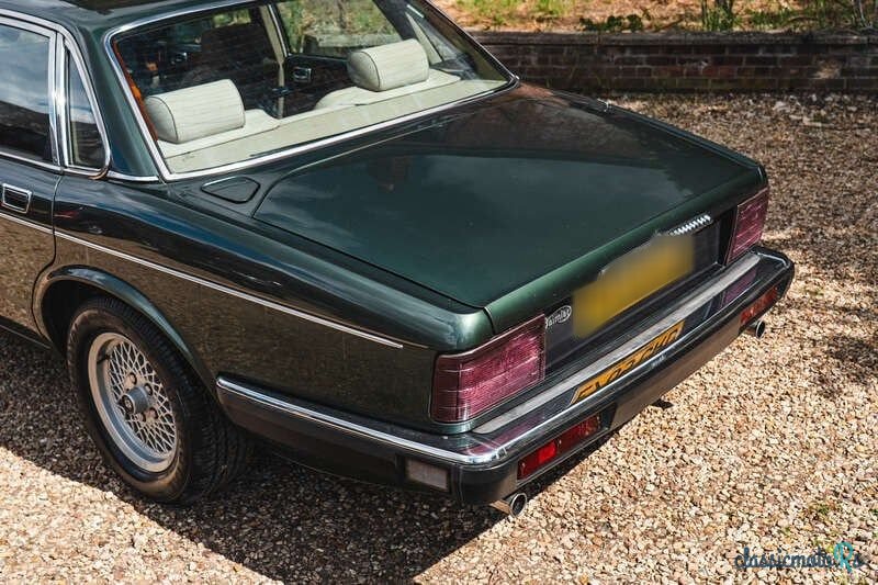 1987' Daimler Six photo #5