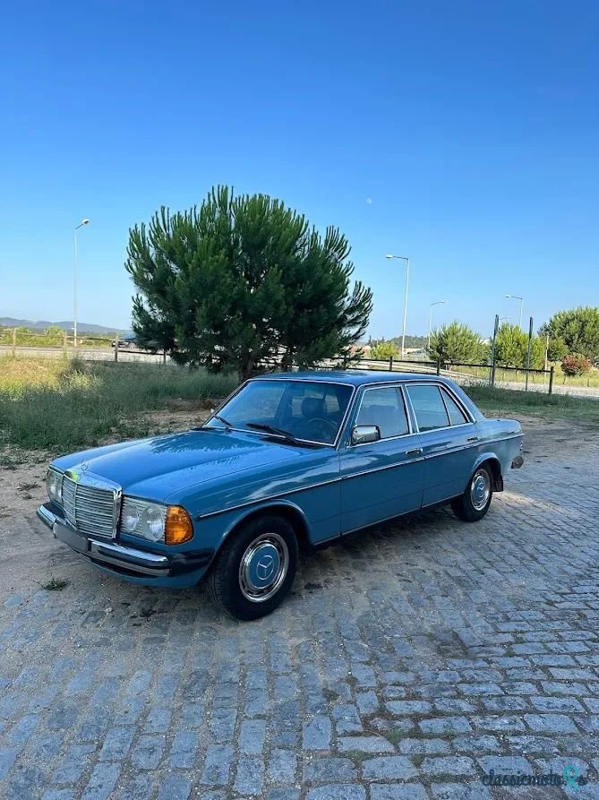 1980' Mercedes-Benz 300 D photo #2
