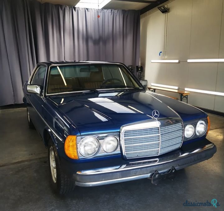 1978' Mercedes-Benz W123 photo #2