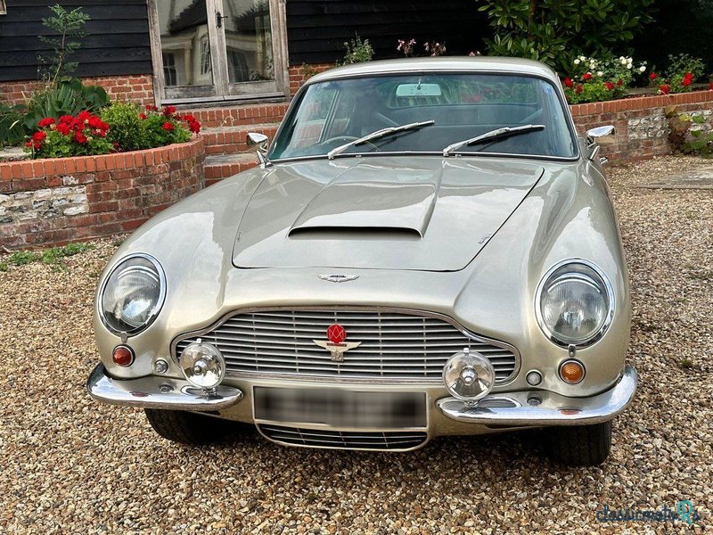 1968' Aston Martin DB6 photo #4