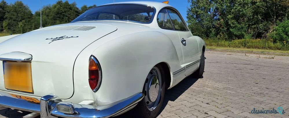 1969' Volkswagen Karmann Ghia photo #4