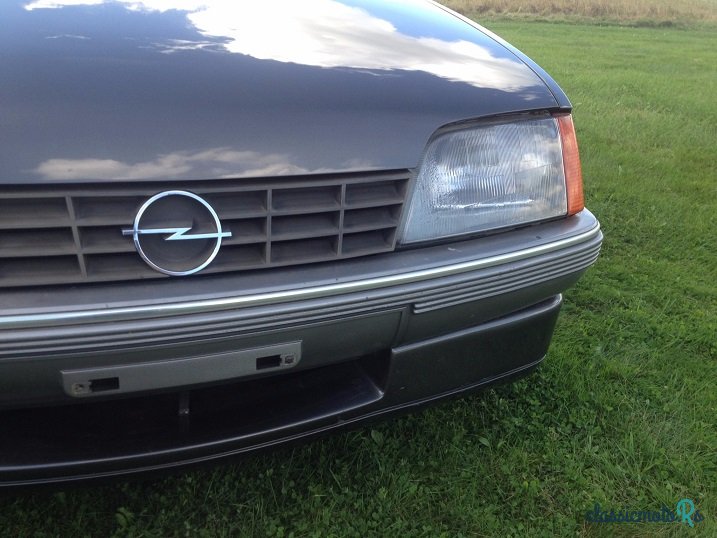 1986' Opel Rekord photo #2