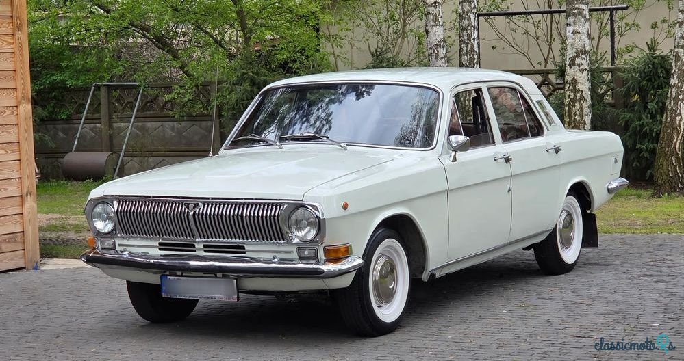 1976' Gaz 24 photo #1