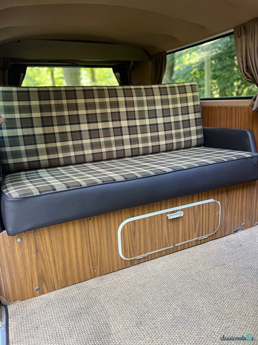 1977' Volkswagen Type 2 photo #5