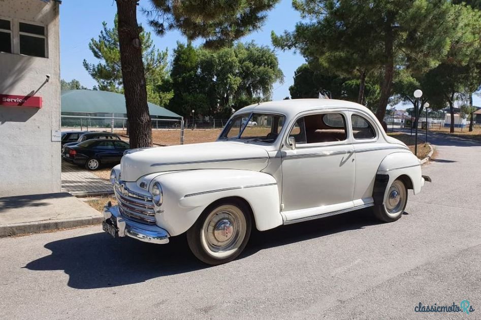 1947' Ford V8 Berline photo #2
