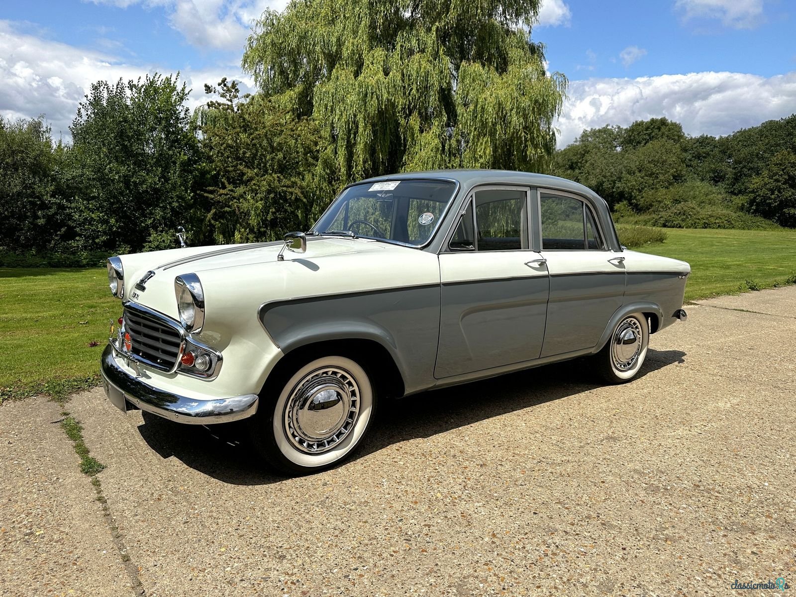 1963' Standard Vanguard Six photo #1