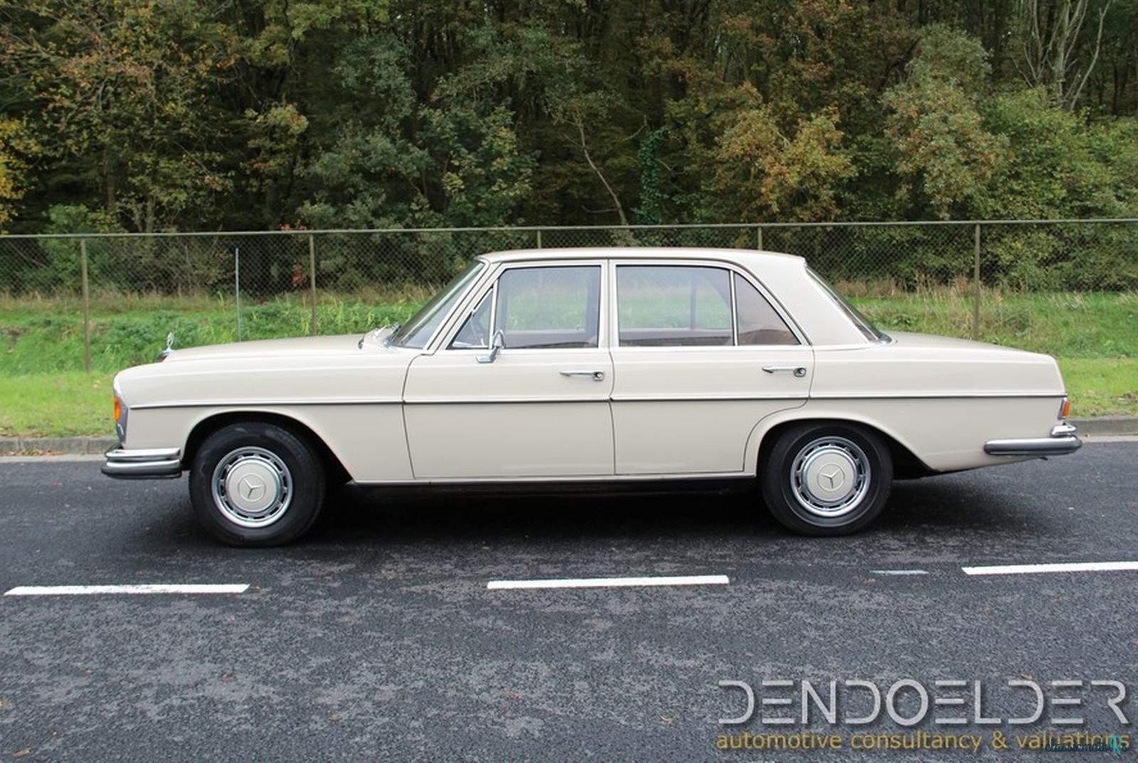 1971' Mercedes-Benz 280 S photo #2