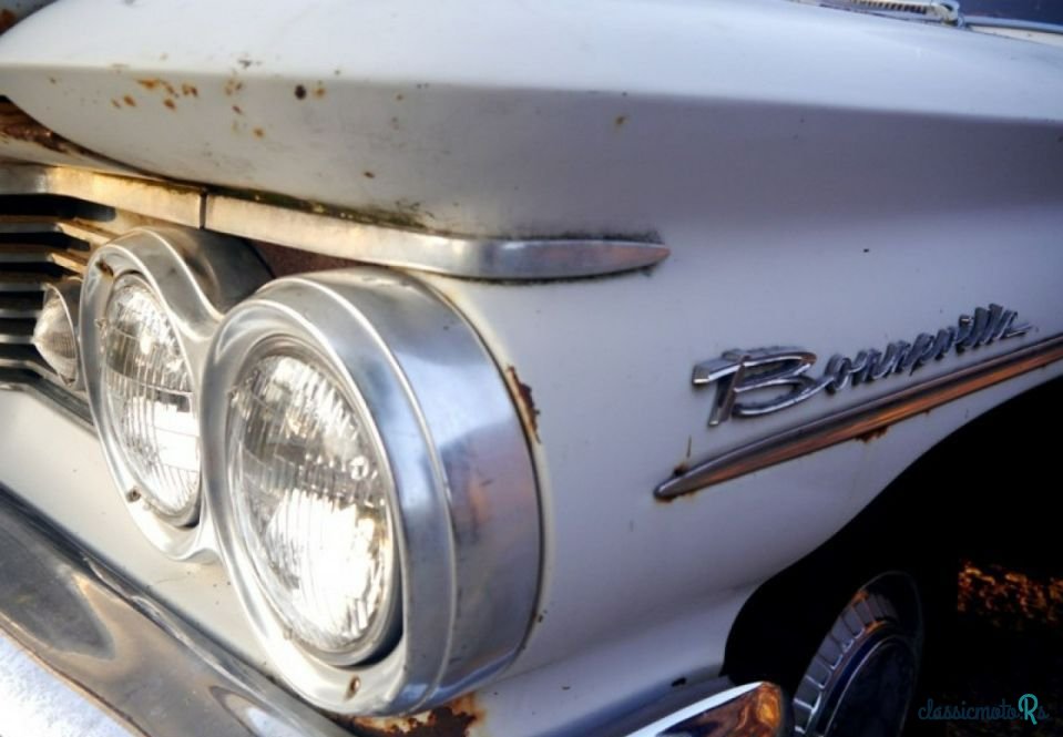 1960' Pontiac Bonneville photo #1