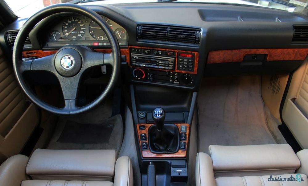 1989' BMW Série 3 I Touring photo #5
