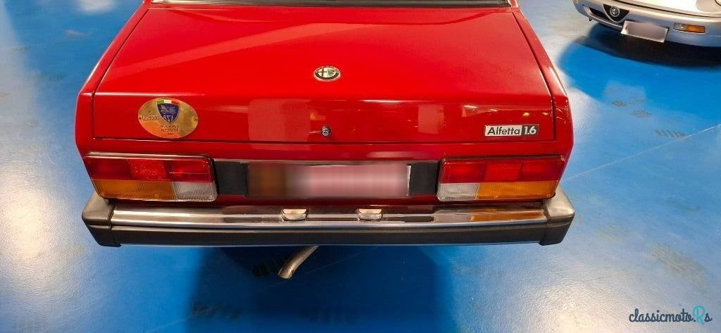 1982' Alfa Romeo Alfetta photo #2