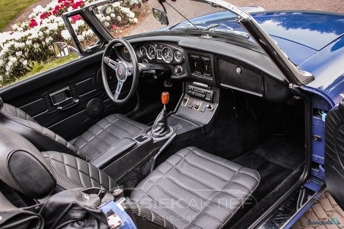 1970' MG MGB photo #4