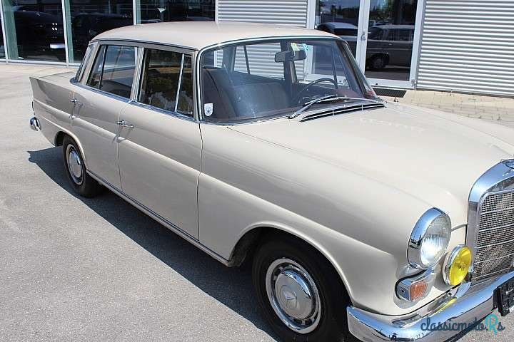 1967' Mercedes-Benz Heckflosse photo #1