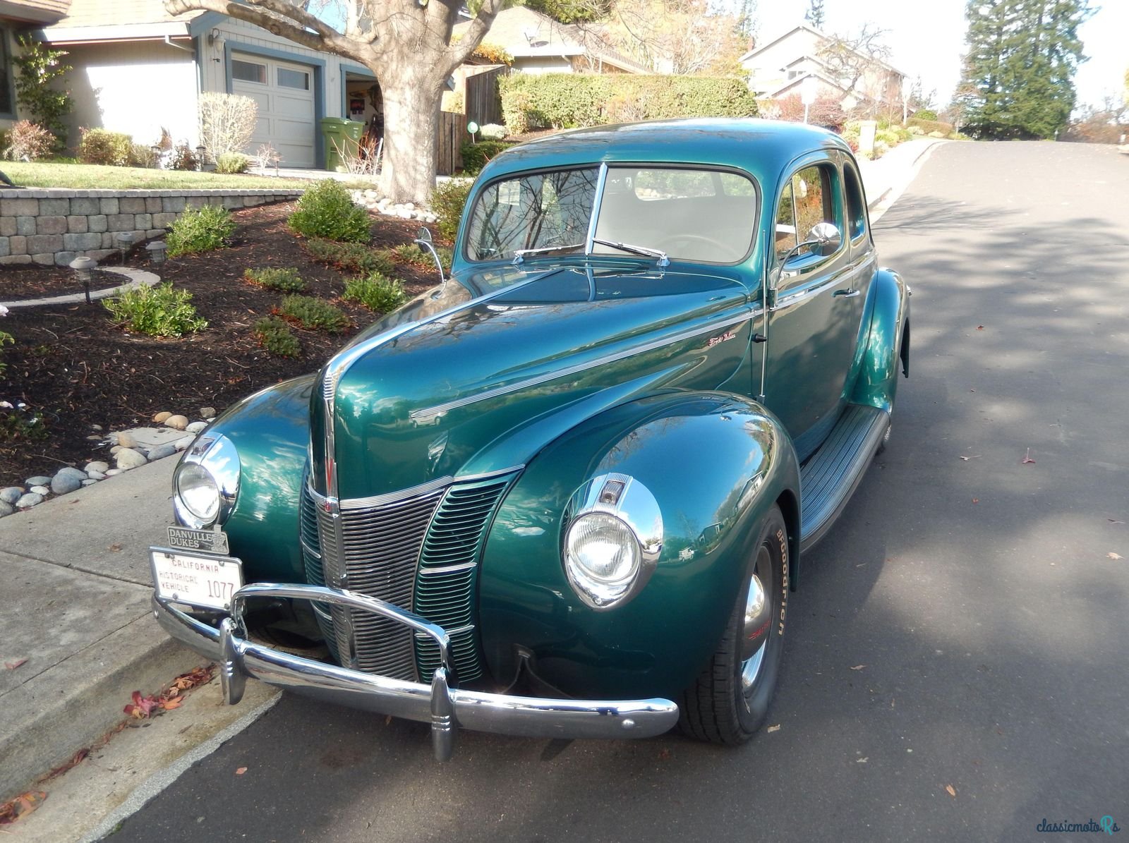 1940' Ford Deluxe photo #2