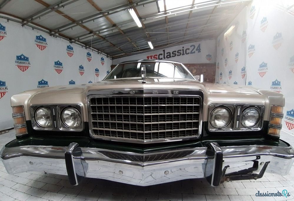 1976' Ford Country Squire photo #2