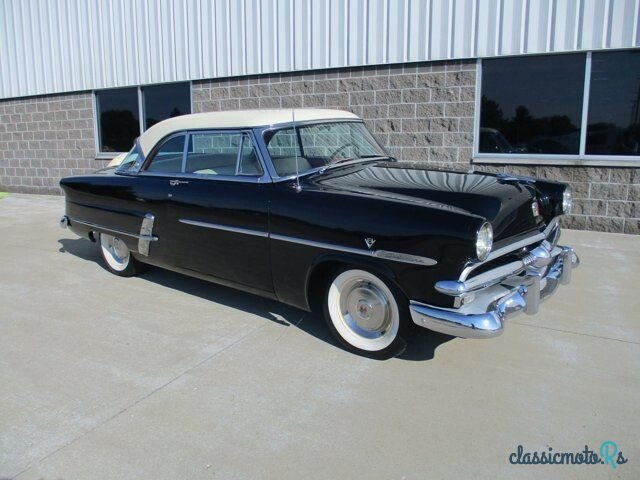 1953' Ford Crestline photo #2