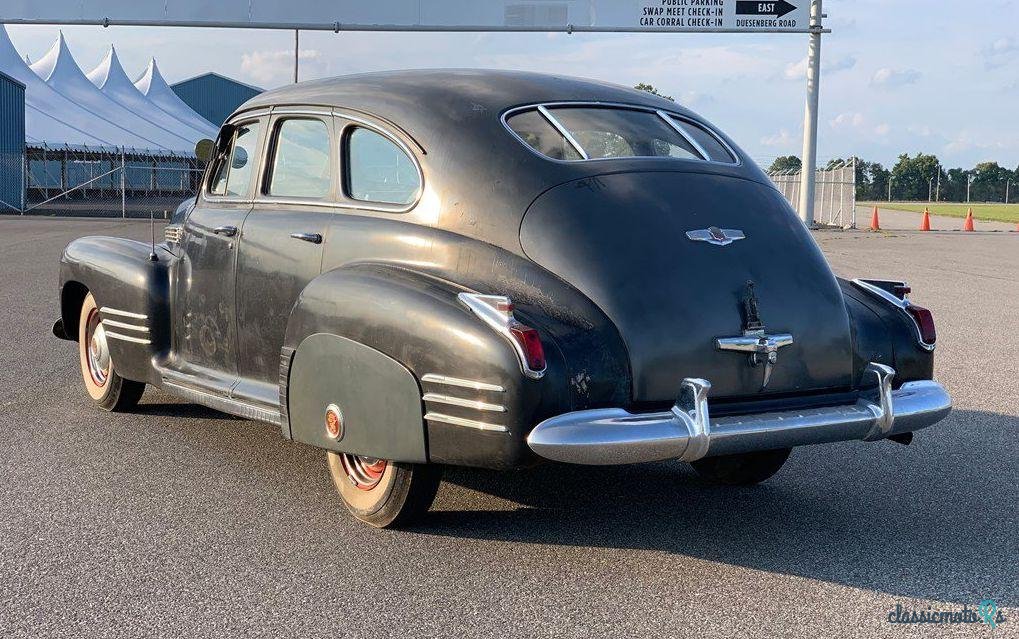 1941' Cadillac Sedan photo #2