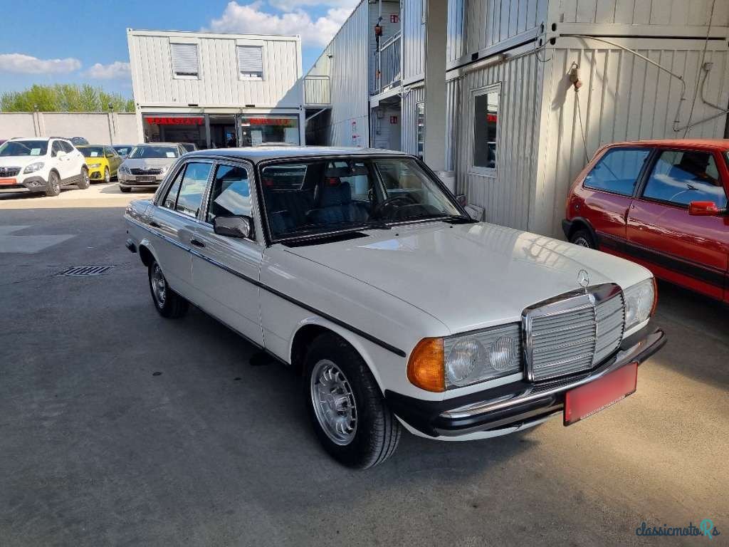 1977' Mercedes-Benz 240 W123 photo #3