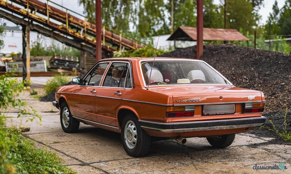 1977' Audi 100 Avant 2.1 L 5E photo #3