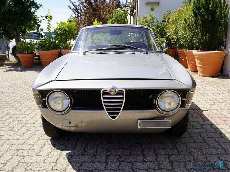 1970' Alfa Romeo Giulia Gt 1300 Junior photo #1