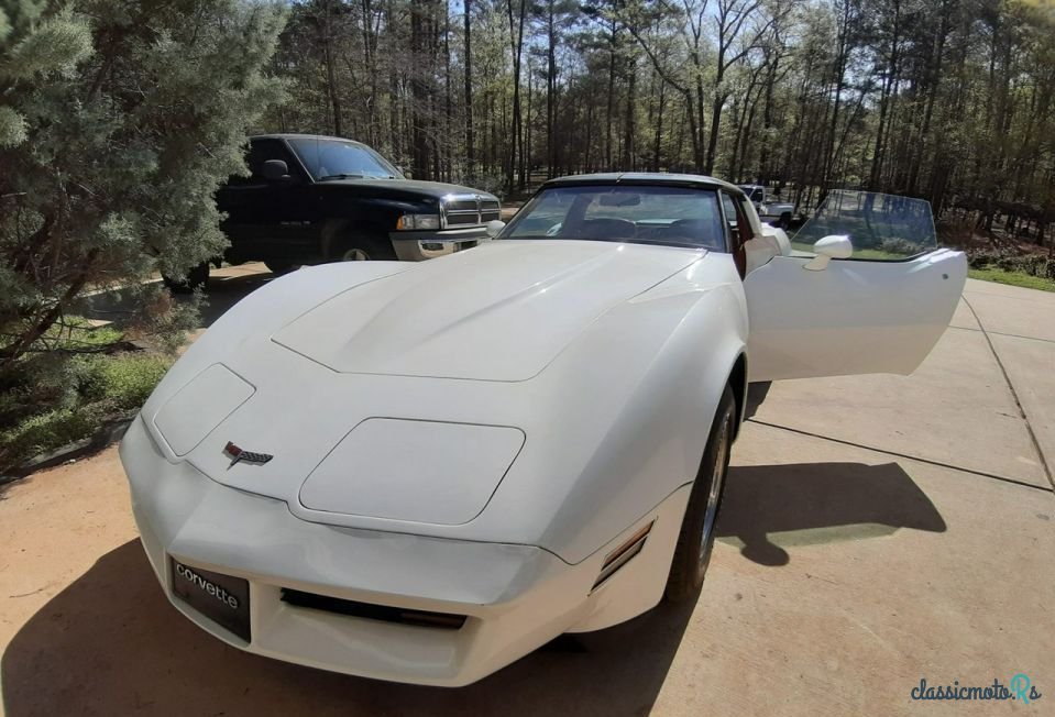 1980' Chevrolet Corvette photo #5